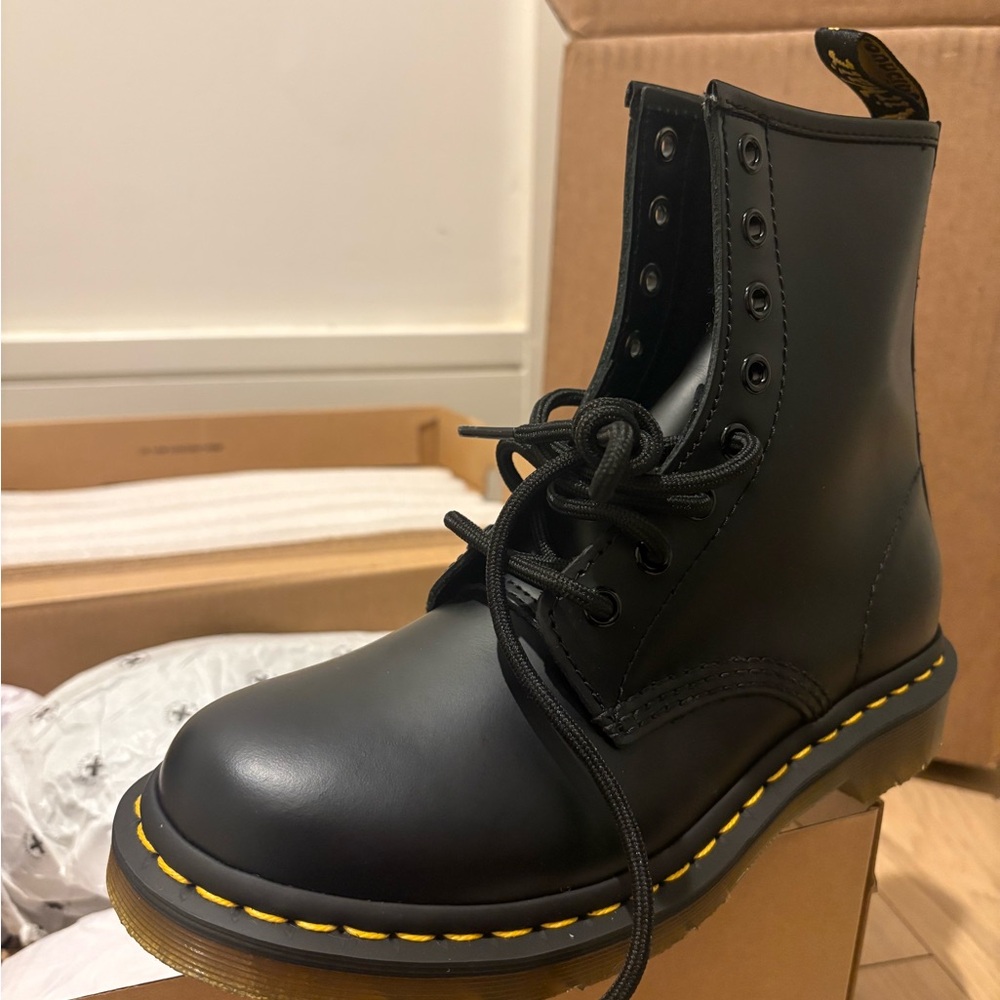 Dr. Martens 1460 Women’s Black Lace Up Boots - BRAND NEW - Picture 5 of 11